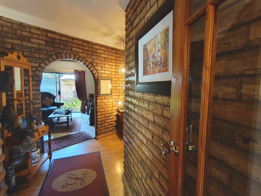 4 Bedroom Property for Sale in Doringkruin North West